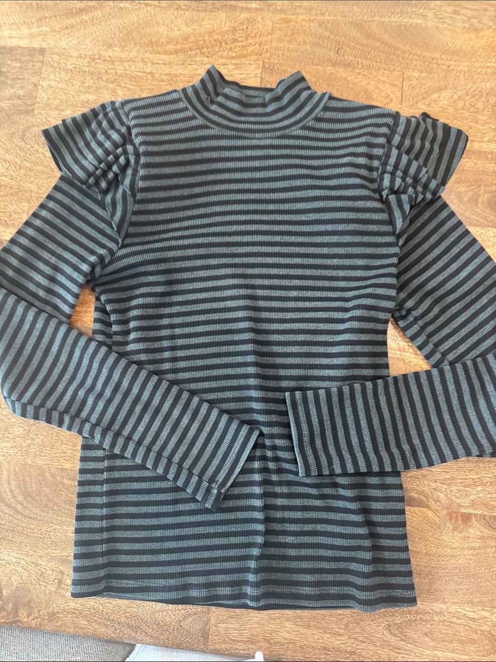 Women’s ruffled mock neck, striped shirt, size large
